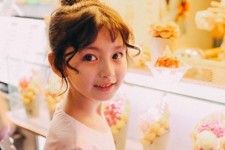 荣姓女孩起名有诗意 姓荣好听的女孩名字