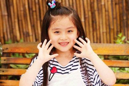 何取名字大全女孩免费 何姓怎么取名字女孩